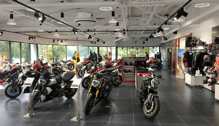 Buka dealer motor