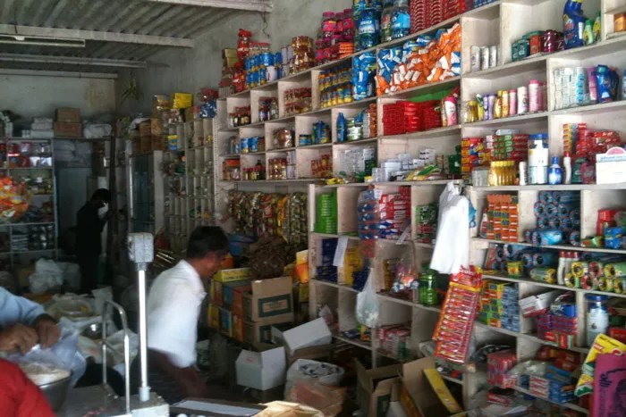 Minimarket grocery sari toko kelontong ritel pilih papan rack