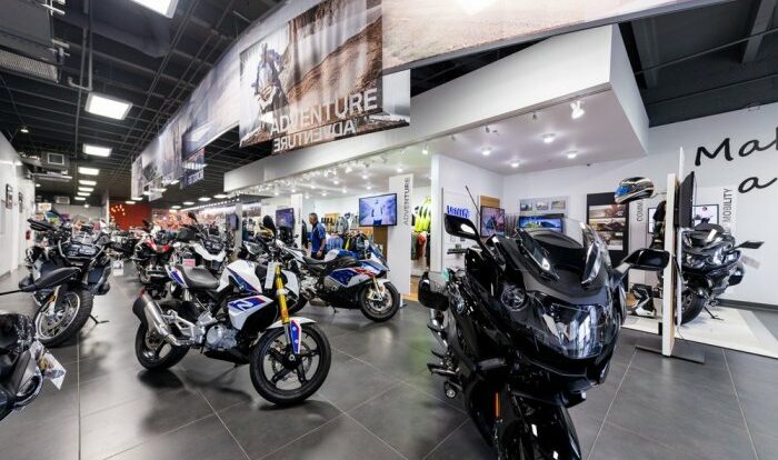 Buka dealer motor