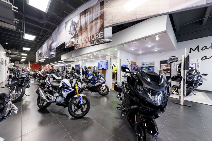 Buka dealer motor